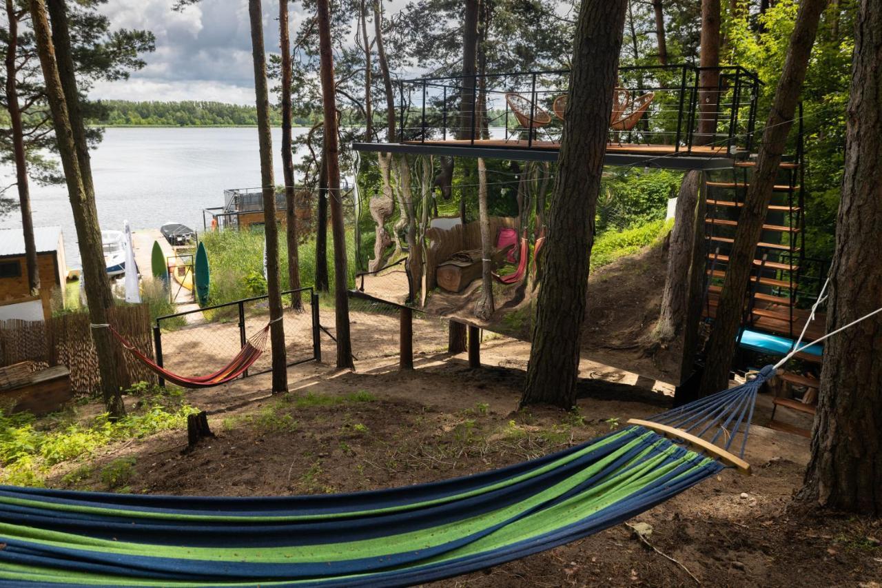 Willa Nad Narvią - lustrzany dom na drzewach Serock Zewnętrze zdjęcie